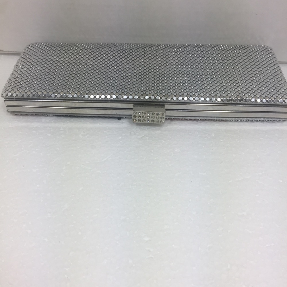 Lulu Townsend Clutch. With Chain. - Picture 4 of 8